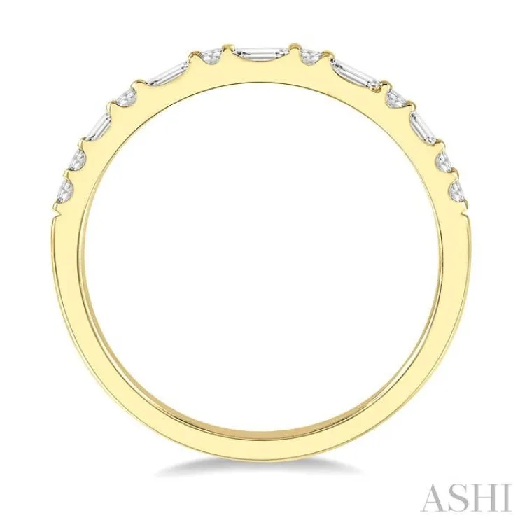 1/3 ctw Alternating Baguette and Round Cut Diamond Wedding Band in 14K Yellow Gold