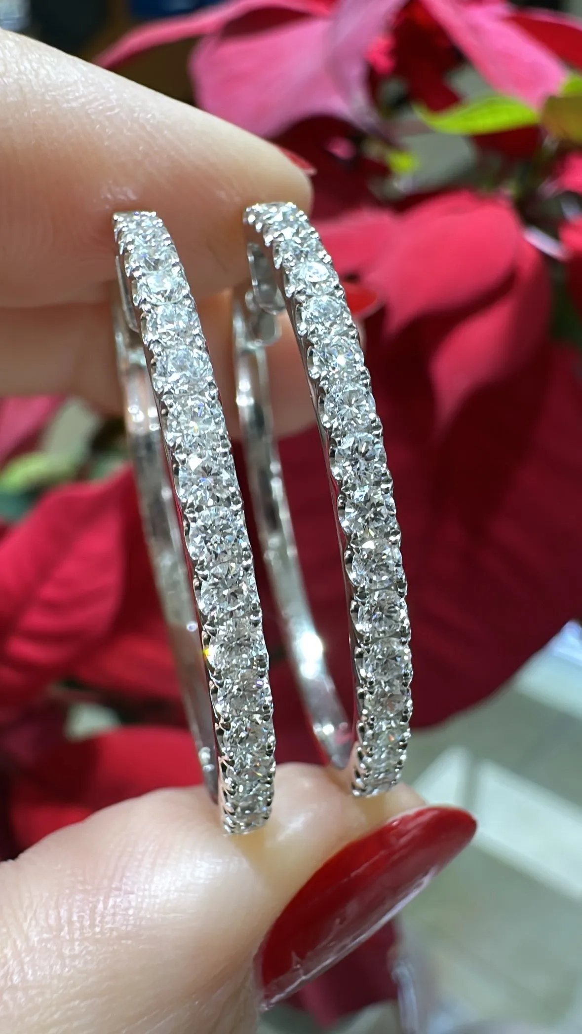 1.67ct tw Diamond Gold Hoop Earrings