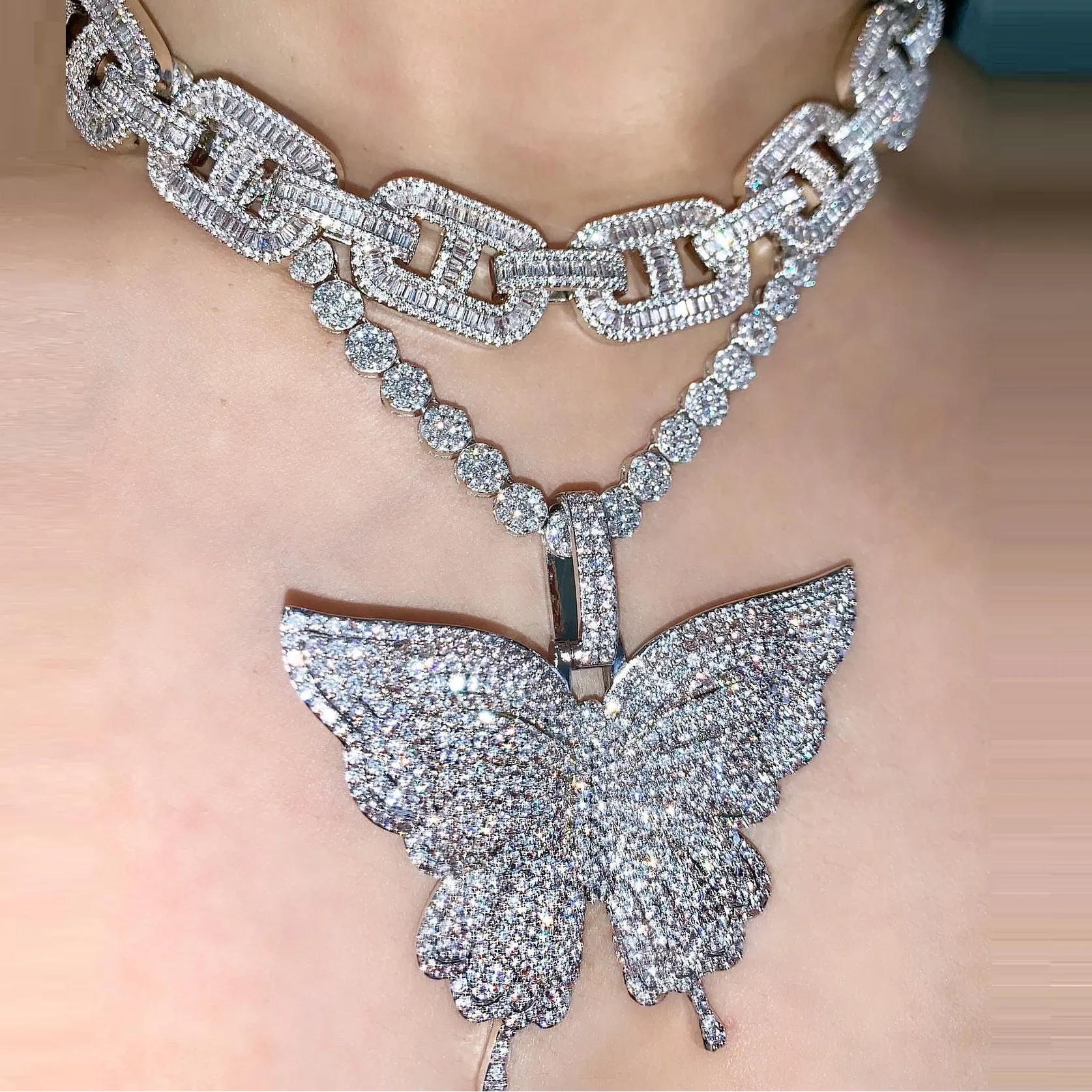 Big butterfly tennis choer
