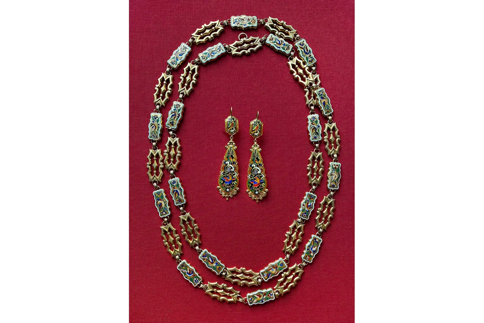 C.1830. 'Birds of Paradise' Enamel Sautoir Chain