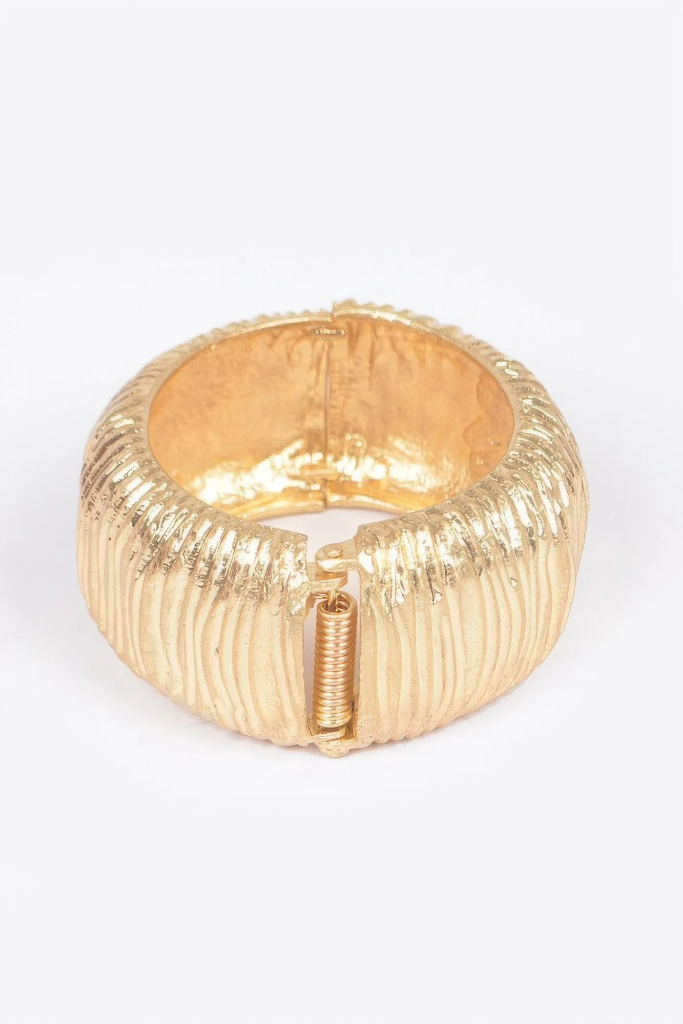 Cast Metal Spring Hinge Cuff