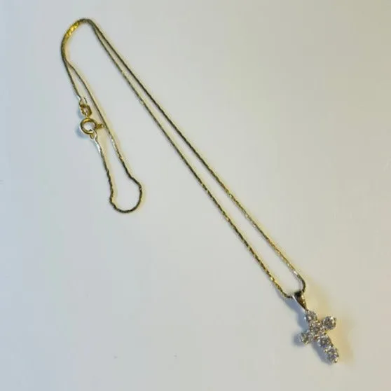 Diamond prong pendant cross
