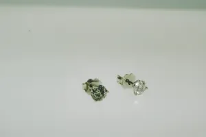 Diamond Stud Earrings in 14K White Gold