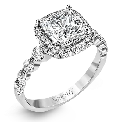 Engagement Ring in 18k Gold with Diamonds