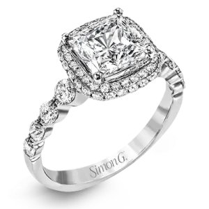 Engagement Ring in 18k Gold with Diamonds