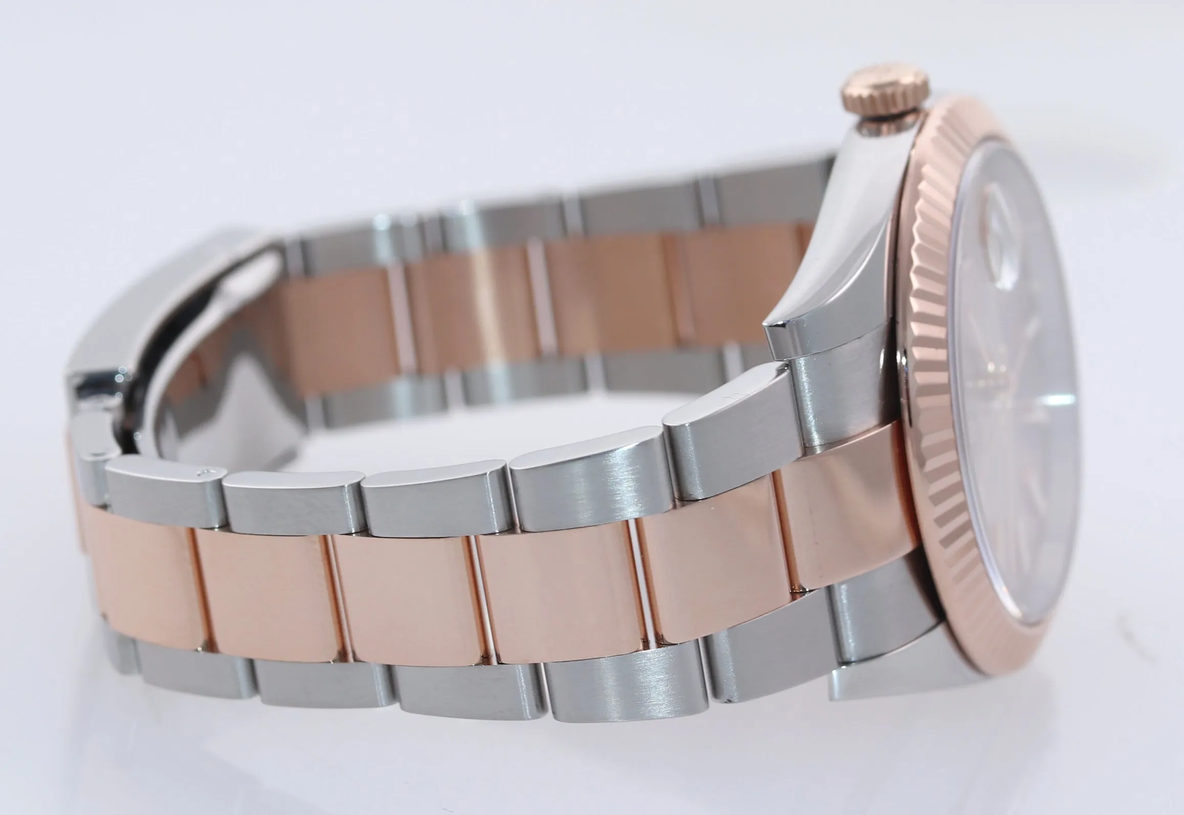 NEW PAPERS Rolex DateJust 41 126331 Sundust Everose Gold 18K Two-Tone Watch Box