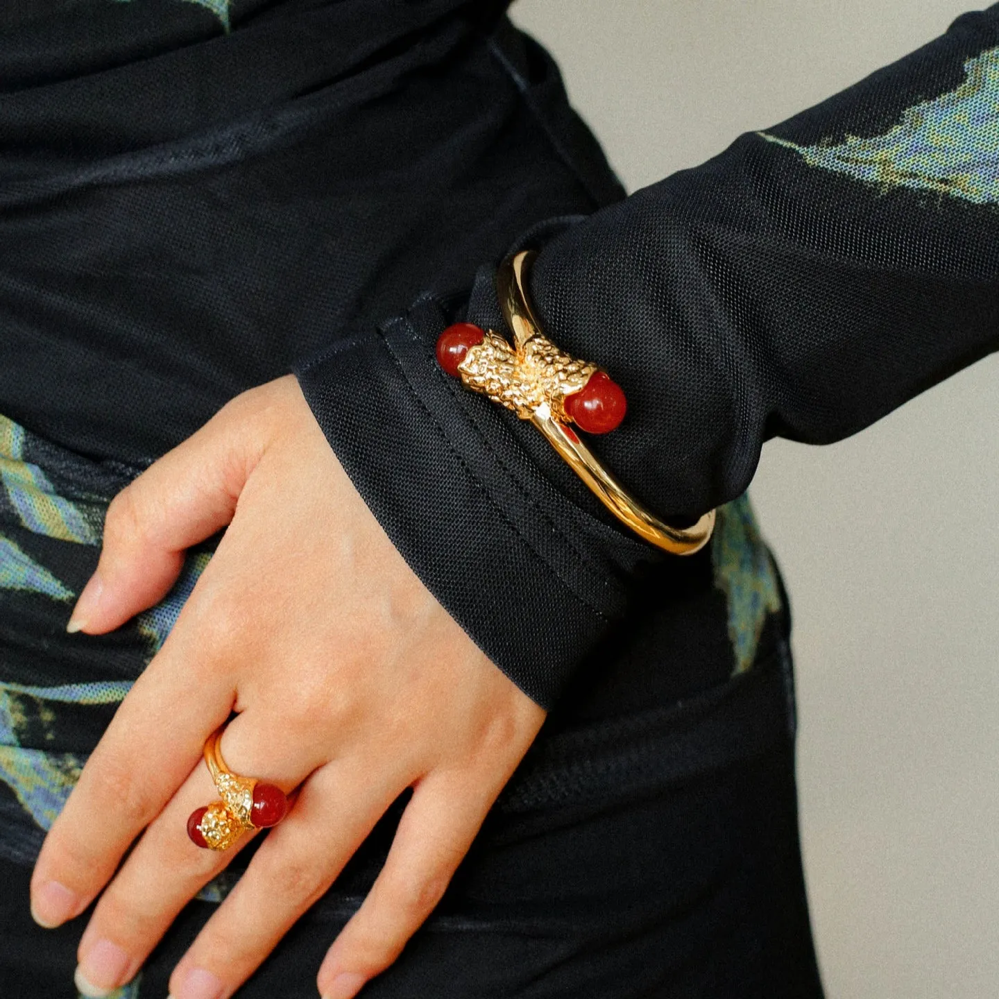 Niche Metal Wind Lava Water Drop Agate Open Bangle Bracelet-Red Agate