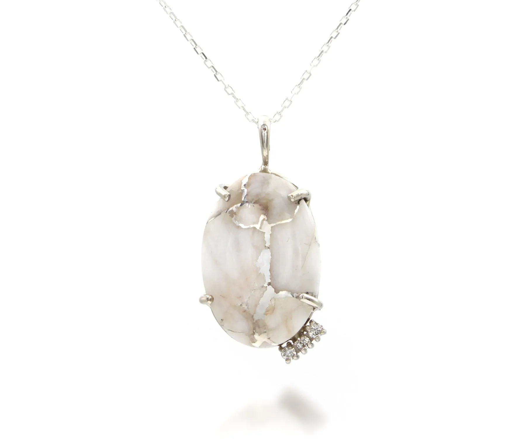 Oval Gold Inlay Quartz Diamond White Gold Necklace