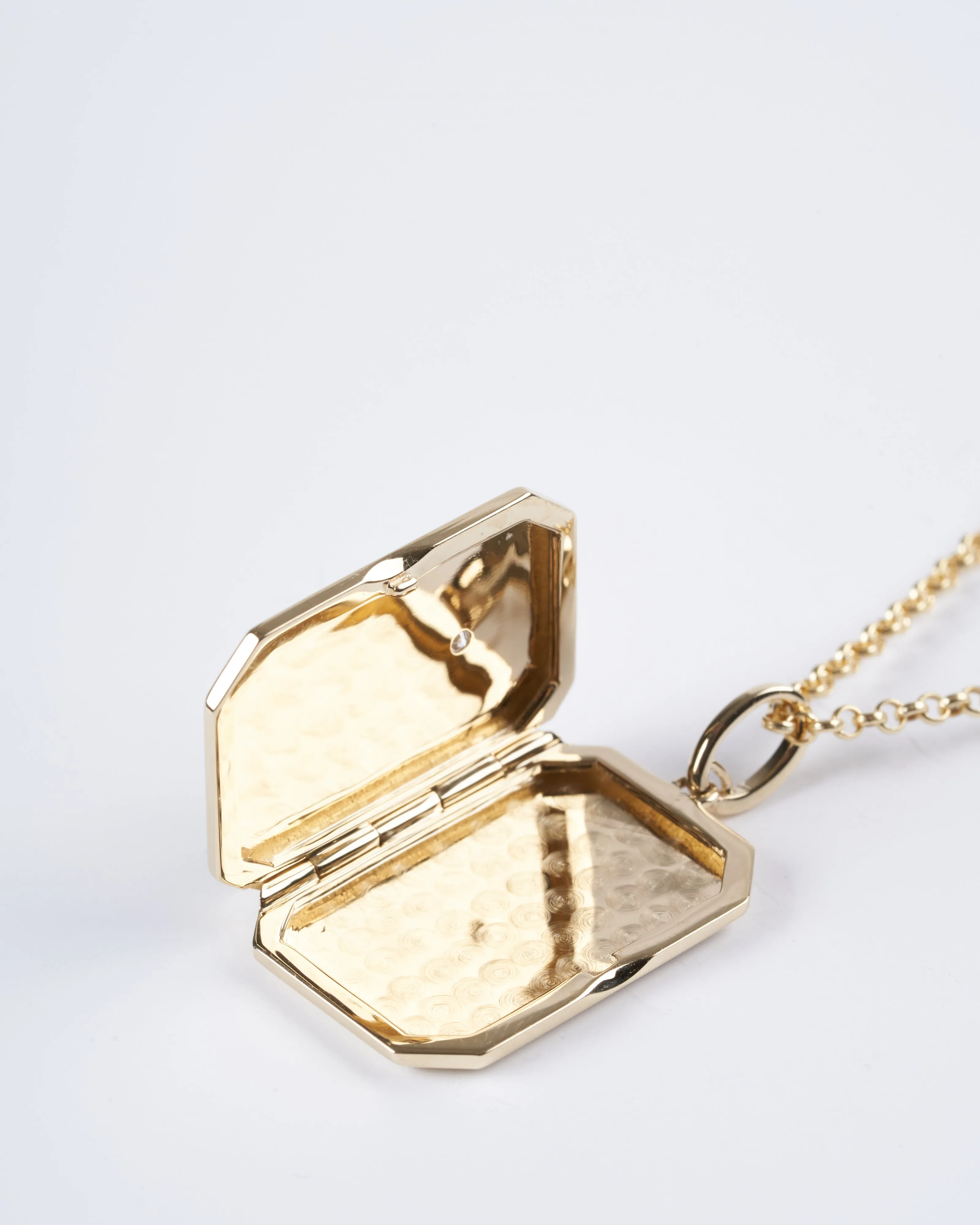 protective eye locket