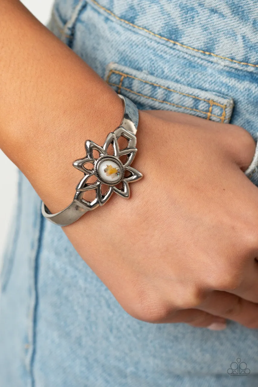 Sahara Garden White Paparazzi Bracelet