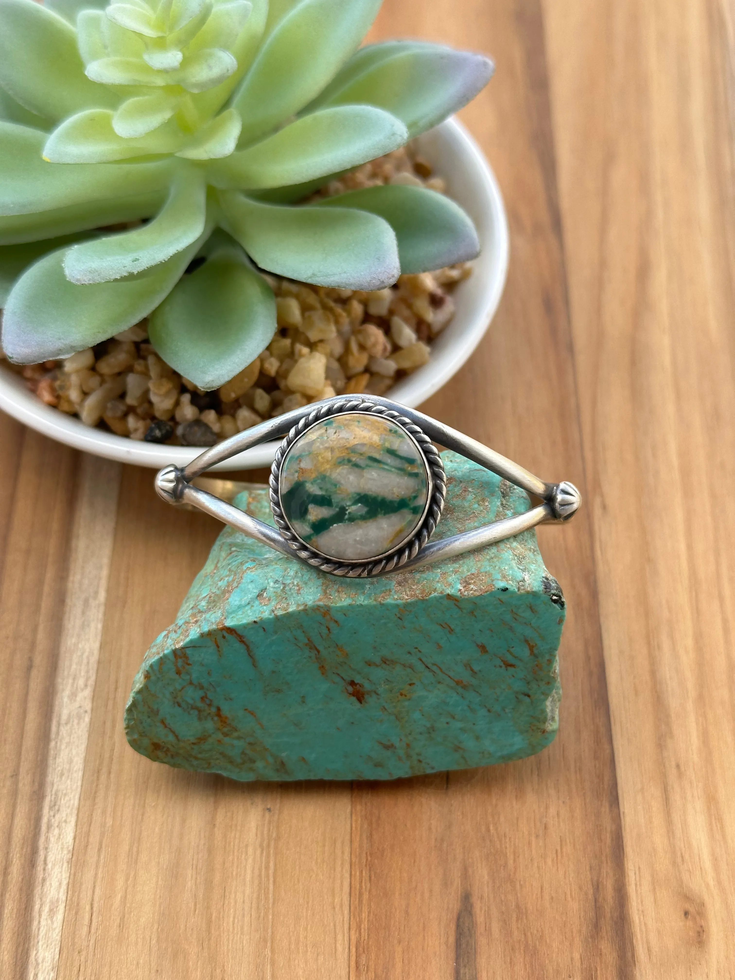Single Stone Royston Ribbon Cuff