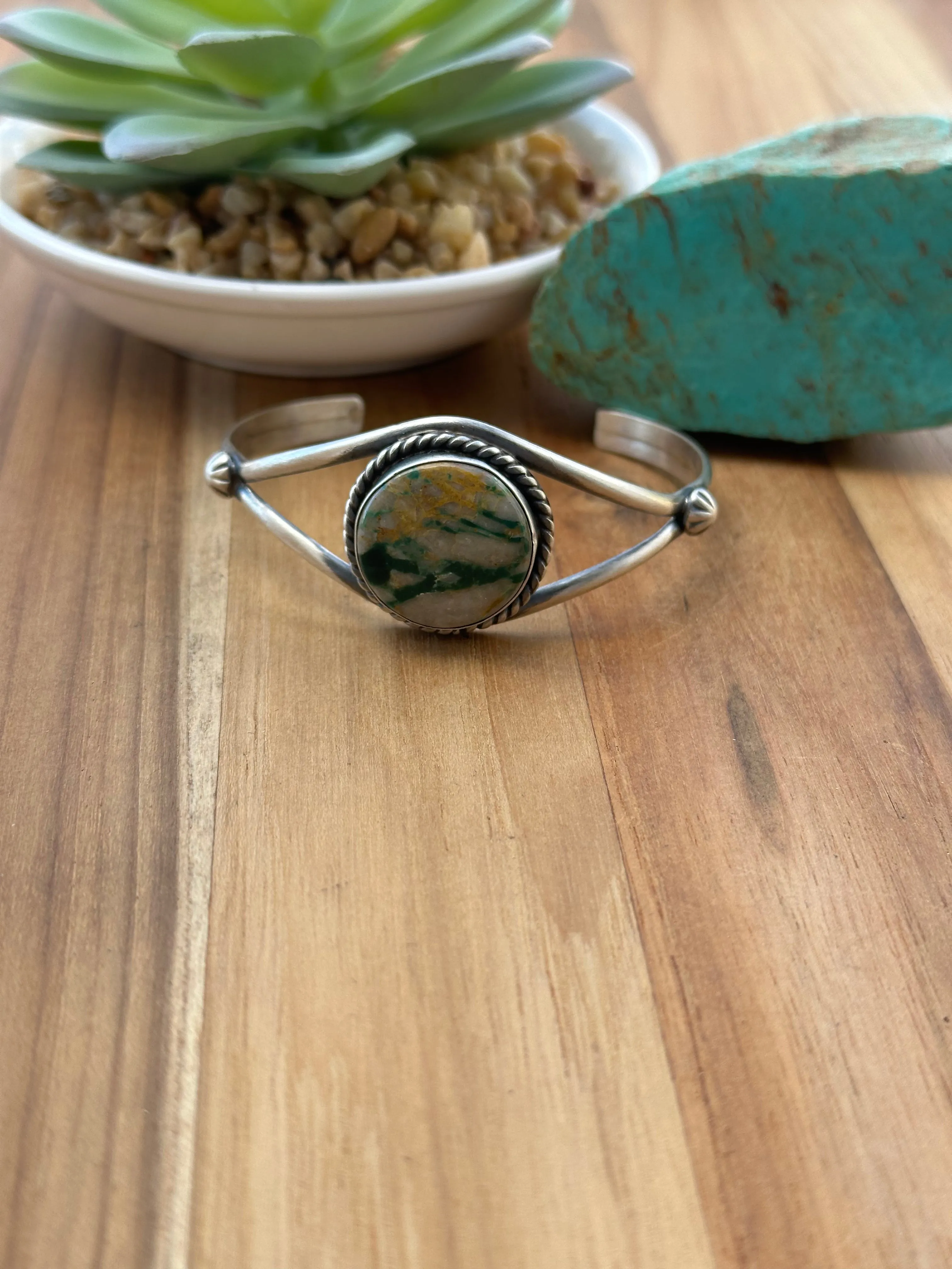 Single Stone Royston Ribbon Cuff