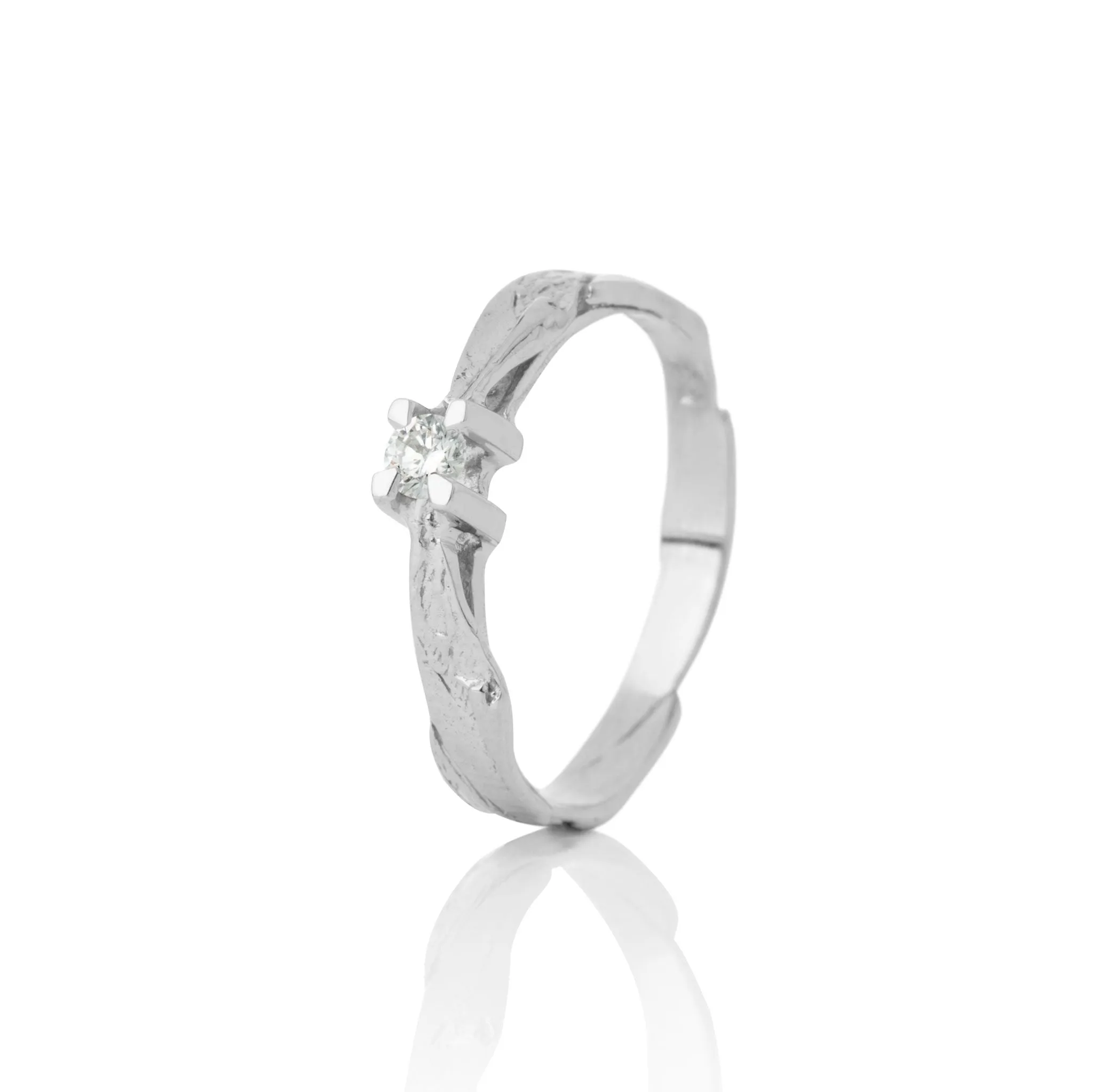 Women's diamond ring - NANOOK