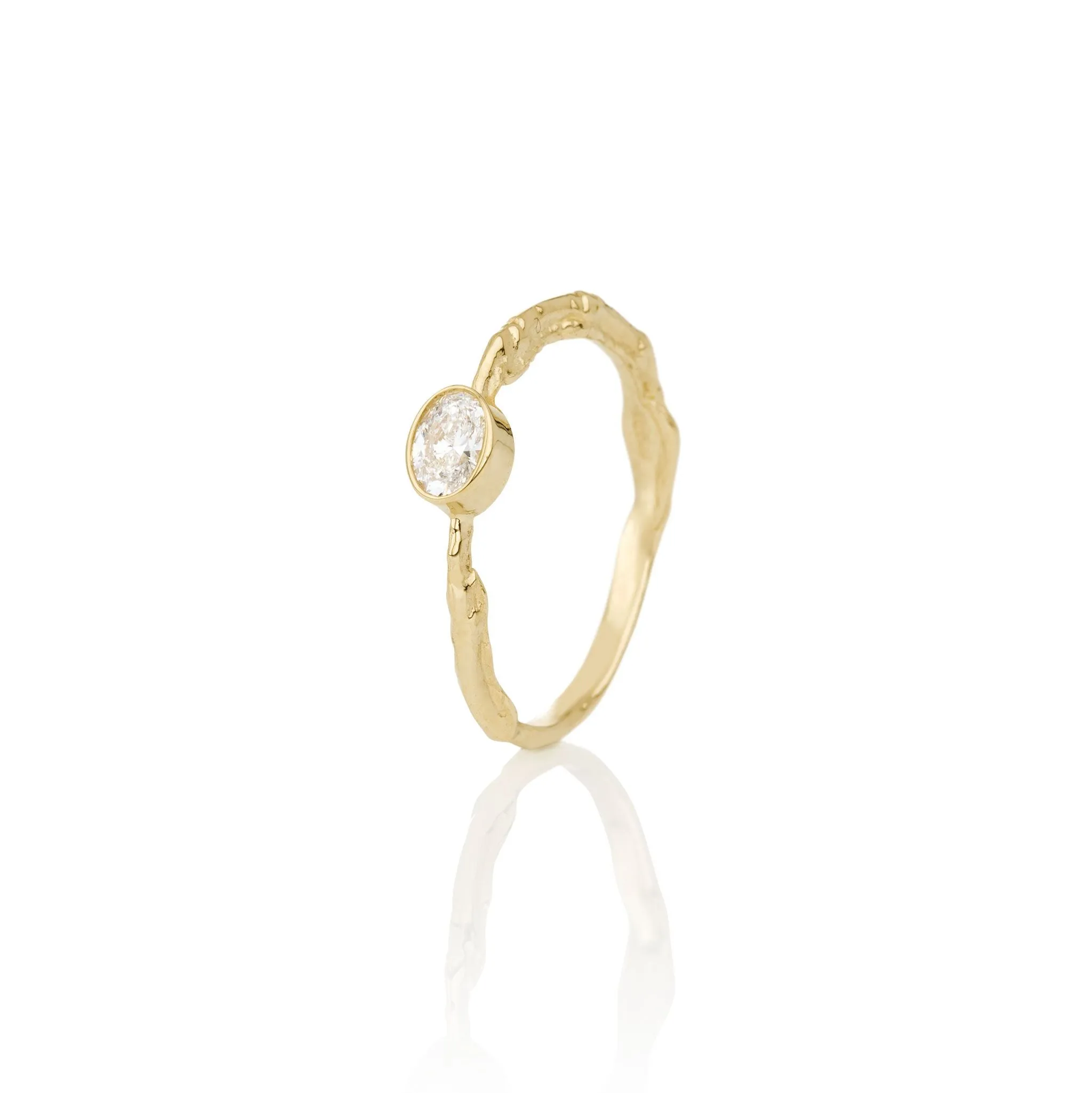 Women's diamond ring