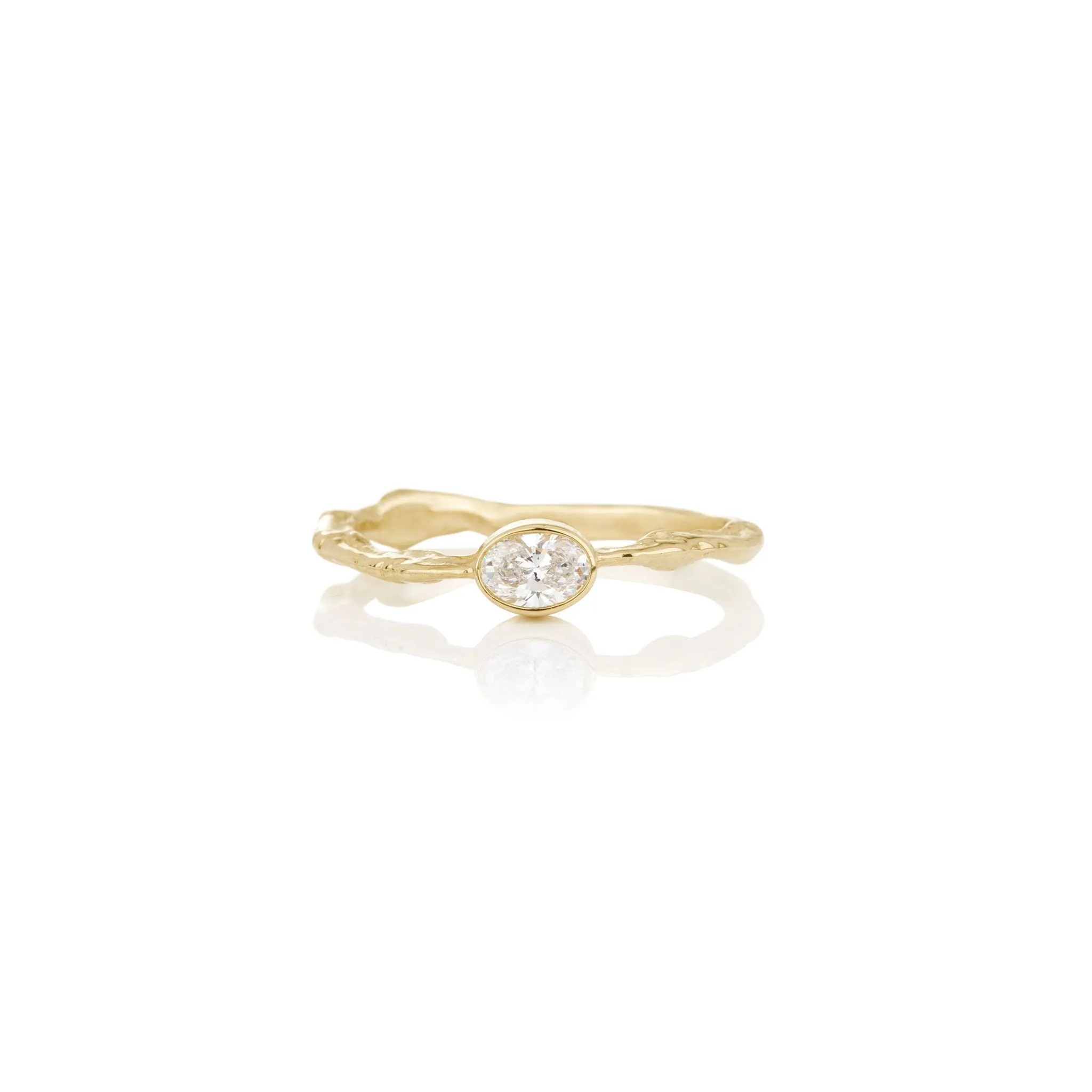 Women's diamond ring